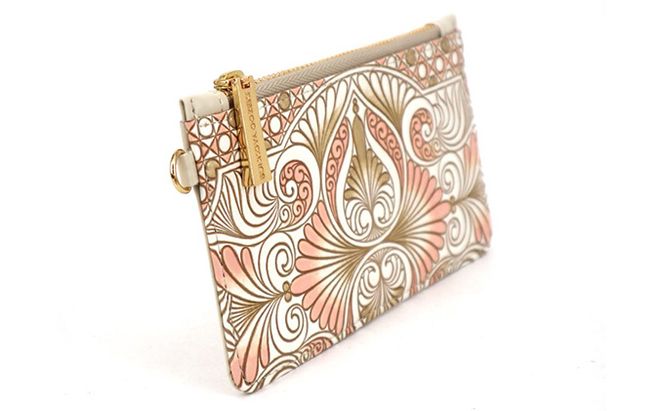 【文庫屋大関】すっきりカードケース　ロカイユ＜ベビーピンク＞【皮革工芸品】 ファッション小物 雑貨 フラグメントケース 小銭入れ付き 収納 スマート 日本製 