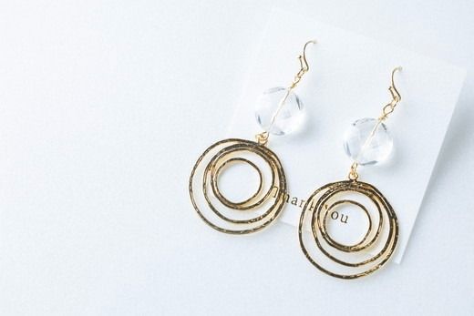 天然水晶　大ぶりピアス　※北海道・沖縄・離島への配送不可