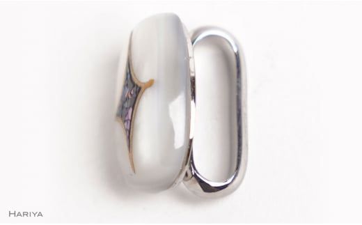 七宝蒔絵 白蝶貝帯留め 七宝模様 宝 白蝶貝 漆塗り 漆 蒔絵 帯留 帯留め  アクセサリー 和装 着物 和服  伝統工芸 工芸品 国産 日本製 うるしアート 復興 震災 コロナ 能登半島地震復興支援 北陸新幹線 F6P-1715