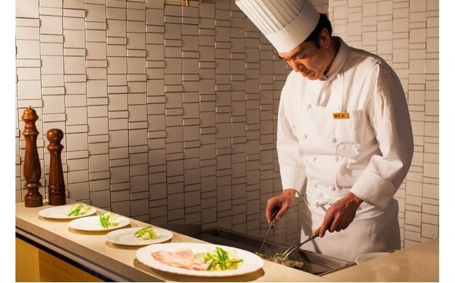 川崎日航ホテル レストランナトゥーラ「ディナーブッフェ ペアお食事券（金、土、日、祝日限定）」