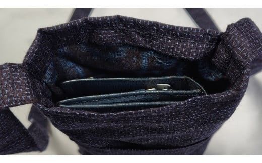 本場 結城紬 総絣 リメイク 亀甲 携帯 ポシェット 本場結城紬 手作り [BN027ci]