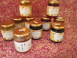 a20-446　国産はちみつ1本と手作りジャム9本セット