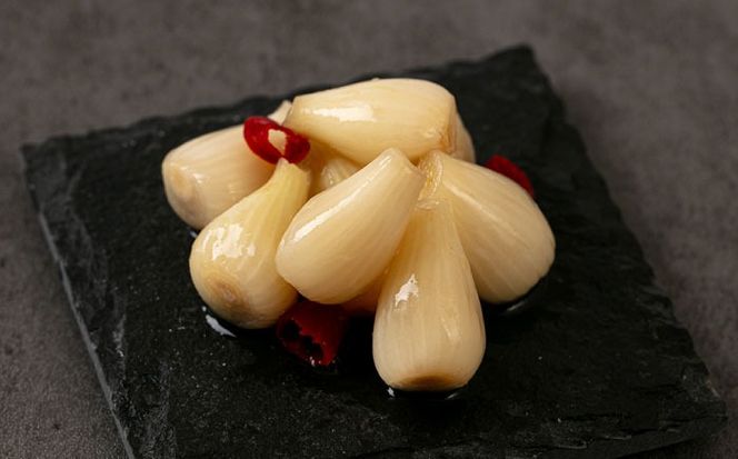 【2026年7月中旬以降順次発送】らっきょう 1.5kg（唐辛子）　《築上町》【寒田おふくろ漬本舗】[ABDO003]