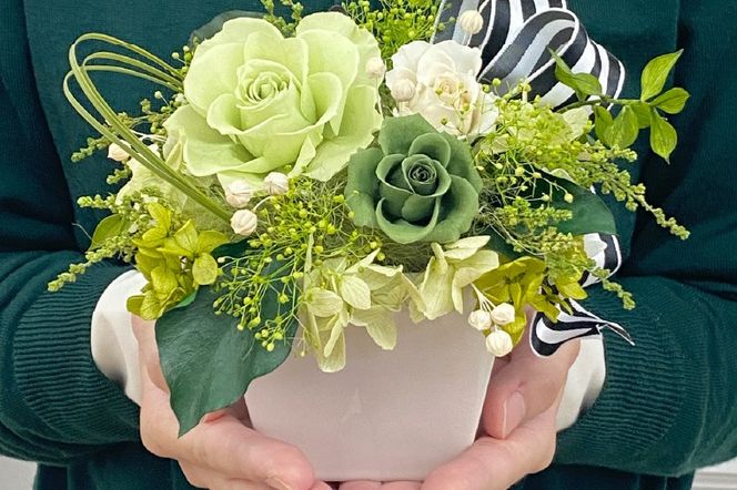 プリザーブドフラワー　ジャルダン【埼玉県 春日部市 グリーン ナチュラル 雑貨 インテリア 贈答用 新生活 模様替え 癒やし】（AJ269）