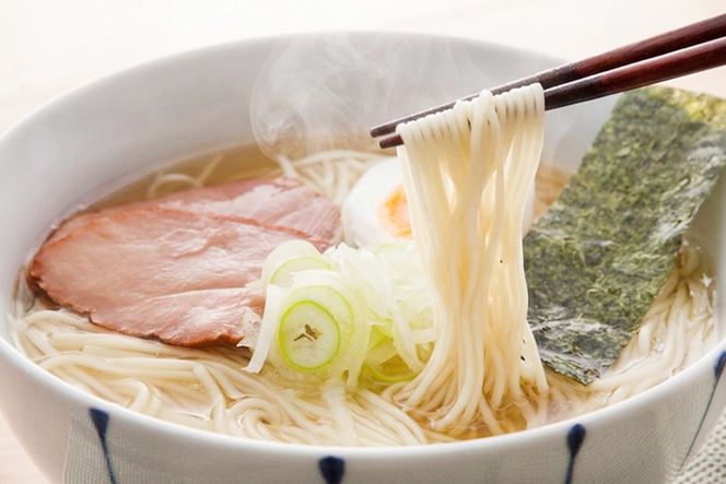 はがくれラーメン「金龍」 2食×20袋入り【麺 調味油 お歳暮 お中元 スープ 棒ラーメン 夜食 間食 土産 冬 のり付き ノンフライ チキンスープ スパイシー】(H045102)