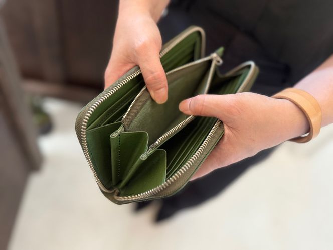革職人が作った牛革ラウンドファスナー長財布［GRN］ 304018_AX26VC03
