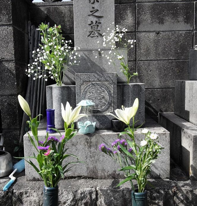 お墓のお掃除・献花サービス【碧南市内墓地限定】　H088-010