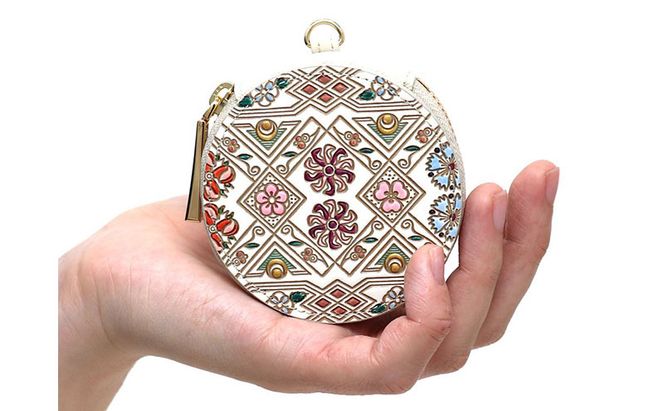 【文庫屋大関】マカロンポーチ 花菱【皮革工芸品】 ポーチ ミニポーチ 小物入れ アクセサリー入れ イヤホン入れ 収納 保管ケース 手のひらサイズ  本革 革 皮革 工芸品 工芸 雑貨 ギフト プレゼント 日本製 東京