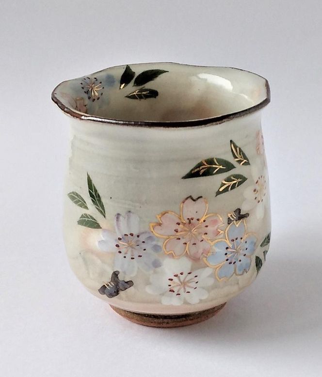 【ギャラリー洛中洛外】優しい色合いの桜が描かれてます 彩さくらマグカップ 261009_A-GM011