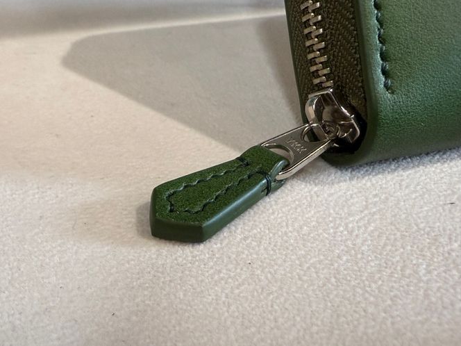 革職人が作った牛革ラウンドファスナー長財布［GRN］ 304018_AX26VC03