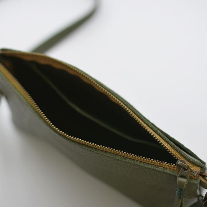 益子の革工房maharoのショルダーポーチ（S）オリーブグリーン｜栃木県 益子町 ふるさと納税 ショルダーポーチ 牛革 手作り（AX105-4）
