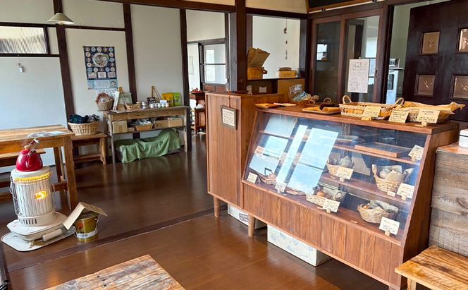 北海道産 ライ麦パンセット [ パン 焼き菓子 菓子 ライ麦 冷凍 朝食 里のあかり くるみ レーズン 手作り 酵母 卵不使用 動物性製品不使用 添加物不使用 北海道 幕別町 詰め合わせ ] 