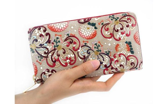 長財布 大容量 ぐるっとファスナーの長財布 乱菊〈赤紫〉 文庫屋大関 通帳が入る 財布 レディース ラウンドファスナー レザー 本革 革 文庫革 レディース財布 お財布 通帳 通帳入れ 通帳ケース 日本製 和風 東京