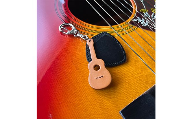 本革 ギター・ベースのピックケース イタリアンレザー 革小物 楽器用アクセサリー ピック入れ ピック収納 おにぎり型ピック プレゼント 贈り物 自分用 楽器好き 