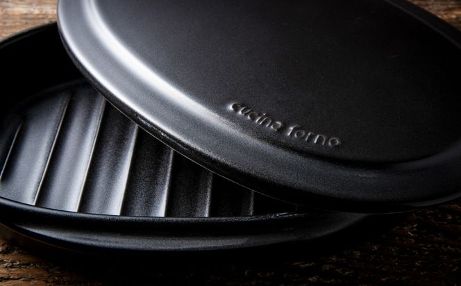 【萬古焼(ばんこやき)】Handmadeアート土鍋 弥生陶園　職人が一つ一つ丁寧に成形し焼き上げる、こだわりの逸品　土鍋の国内生産80％のシェアを誇る伝統の萬古焼　TS-652　フタ付グリラー（黒釉）鉄より軽い！手間いらずの耐熱陶器製「魚焼グリル対応のフタ付グリラー」【プレート、魚料理、肉料理、朝ごはん、朝食、目玉焼き、野菜、グラタン、アヒージョ、簡単、ペア、耐久性、人気、おすすめ、旨み、うまみ】