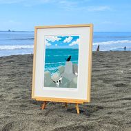 湘南・茅ヶ崎で描く、海を感じるイラストアート 『 湘南ランドスケープ10：午後の集会、俺たちの海 』 ジークレーアートフレーム （大） /絵画　風景　版画