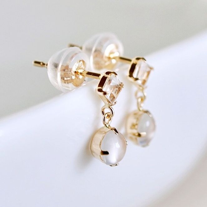 【ジュエリー】K10 イエローゴールド  ホワイトムーンストーン 揺れる ピアス 保証書付 SR-2012 242-003-d