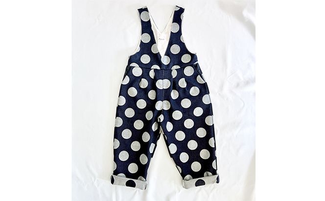 「大きなドット」児島デニムのサロペット（110センチ） 