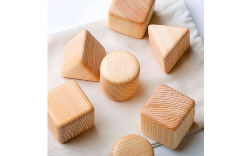 【CF-R7hbk】YKS009　山のくじら舎 つみき 積み木 知育玩具 おもちゃ 玩具 木製玩具 木のおもちゃ 2歳 3歳 4歳 ギフト 包装 ラッピング プレゼント 贈り物 贈答 出産祝い 誕生日祝い のし 熨斗対応 高知県産