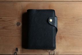 レザー手帳カバー（文庫本A6サイズ）【ブラック】イタリアンレザーカバー  Z017VC02