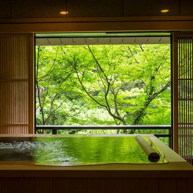 平日限定 山中温泉 花紫 スイートルーム 1泊 ペア宿泊券 ＜料理長おまかせ懐石＞ 1泊2食付 平日 半露天風呂 サウナ ペア 2名 宿泊券 食事付き 旅館 ホテル 旅行 観光 復興 震災 コロナ 能登半島地震復興支援 北陸新幹線 F6P-2889