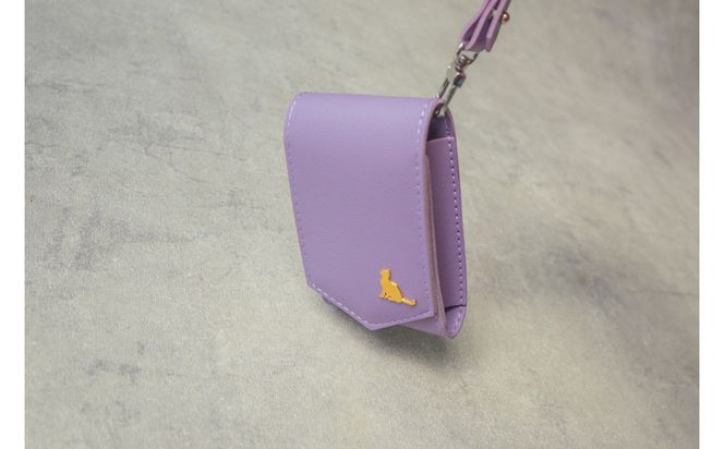 【パープル】毎日の“ときめき”を仕込めるリップケース　リップクリームホルダー　キーホルダーストラップ【ミラー付き・3本入る】 232238_CM032VC01