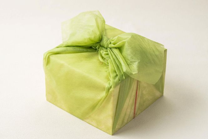 ［予約］天風てらすおせち（約3～4人前）厳選食材 全32品 紀州漆器塗り箸一膳付き 303446_AX12