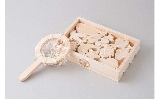 木のおもちゃ おふろでちゃぷちゃぷ 山のくじら舎 木製 知育玩具 セット お風呂遊び 男の子 女の子 ギフト ラッピング プレゼント 出産祝い 誕生日祝い 名入れ可能 高知県産 11種類 魚 ヒノキ 無塗装 浮く すくう 漁師ごっこ バランス遊び パズル 2歳 幼児 子供 キッズ 水遊び 夏 おもちゃ 安芸市 高知県