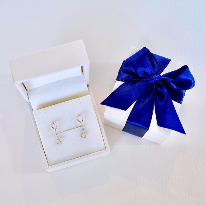 K10YG(10金) イエローゴールド 揺れる ホワイトムーンストーン アンティーク ピアス 保証書付 2274 242-049-c