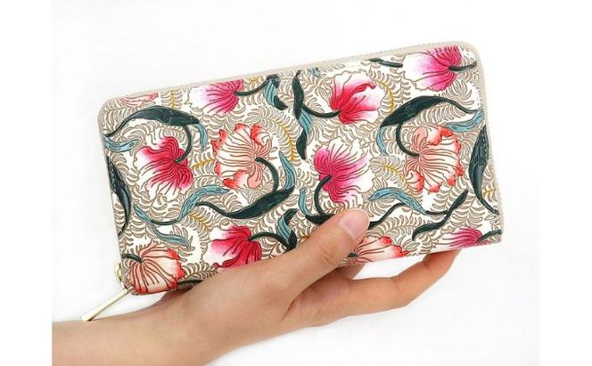 【文庫屋大関】 大容量　ぐるっとファスナーの長財布　ノースガーデン＜コーラル＞【皮革工芸品】 ファッション小物 民芸品 