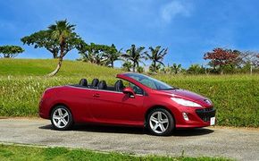 【オープンカーで満喫】レンタカー1日利用券 PEUGEOT 308CC Red《Supremeレンタカー》FG-4-1