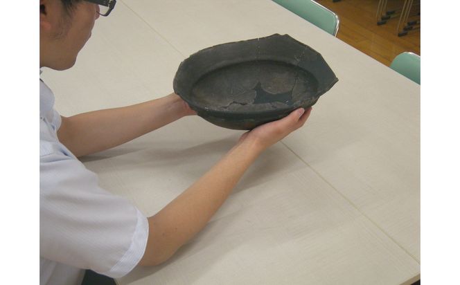 「ホンモノ」に触れる体験を！埋蔵文化財センターのバックヤードツアー 372013_KY001