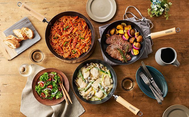 フライパン 鉄フライパン 28cm アイリスオーヤマ SCW-28 炒め鍋 鉄 IH対応 ih ガス ガス火 鉄のフライパン 鉄製 木製ハンドル 空焚き不要 お手入れ簡単 木 持ち手 木製取っ手 木柄 調理器具 キッチン ブラック キッチン雑貨 