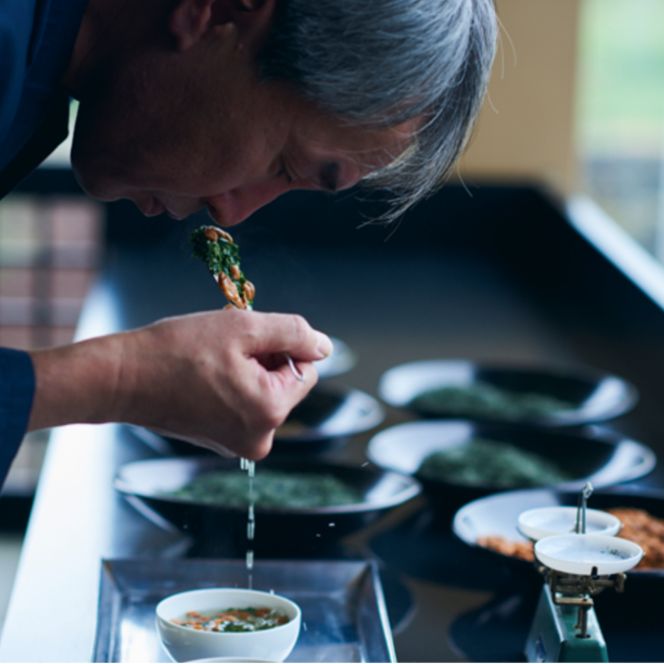 京玄米茶　上ル入ル(東西)ティーバッグ(東4g×15袋　西4g×15袋)〈お茶 茶 玄米茶 煎茶 緑茶 宇治茶 甜茶 茎ほうじ茶 ほうじ茶 ティーバッグ ティーパック 炒り餅 若蒸し ブレンド 飲料〉 