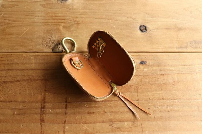 ラウンドファスナーキーケース【ライトブラウン】  	Z115VC01