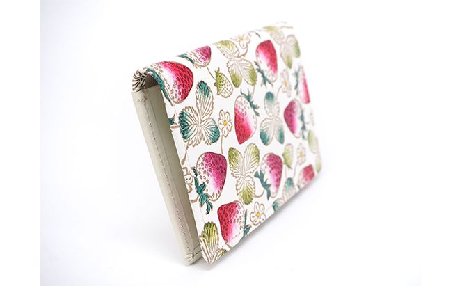 パスケース 名刺入れとしても パスカードホルダー いちご 文庫屋大関 名刺入れ 名刺ケース レディース 定期券入れ 定期入れ 名刺 カードケース 二つ折り 薄型 レザー 本革 革 文庫革 日本製 東京 東京都 墨田区