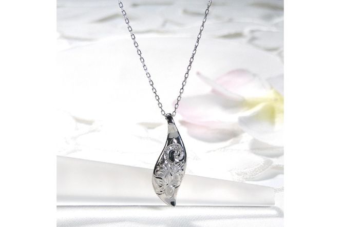 ハワイアンネックレス プラチナ PT900 リーフモチーフ 手彫り彫刻 花 葉 波【f117-pt】 [株式会社オーダーメイドジュエリーメイ 山梨県 韮崎市 20743783] アクセサリー アクセ ハワイアン ネックレス ジュエリー レディース