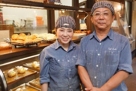 【12カ月定期便】4種類のパン焼きたての味直送便【瞬間冷凍 食パン 純国産 佐賀県産 厳選素材 こだわり製法】(H111113)