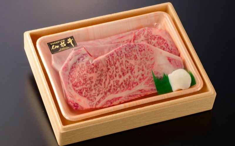 [ A5 仙台牛 ] サーロインステーキ 200g×2枚 計400g / 牛肉 肉 お肉 ブランド牛 国産牛 和牛 黒毛和牛 霜降り 赤身 焼肉 BBQ ステーキ サーロイン 鉄板焼き 人気 贈答 贈り物 プレゼント ギフト 仙台 すてーきはうす伊勢屋 [iseya003]