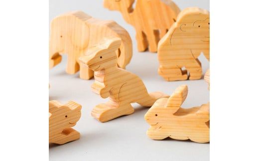 YKS036　山のくじら舎 陸パズル 木製 玩具 知育玩具 おもちゃ パズル 男の子 女の子 かわいい おしゃれ ギフト 包装 ラッピング プレゼント 贈り物 贈答 出産祝い 誕生日祝い のし 熨斗対応 高知県産