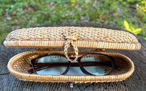 migiwa 柳の皮染めメガネケース / 伝統工芸品 行李編み メガネケース メガネ入れ 眼鏡 めがね 天然素材 高級 おしゃれ 和テイスト 大人 手作り ハンドメイド 日本製