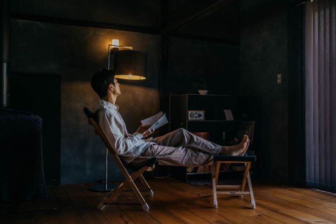 イス 木製 pioneer plants / ChairとOttomanのセット | 伊那市 信州 長野 ふるさと納税 木製品 木 椅子 いす イス チェア オットマン 無垢 ゆったり クリ セット【330-02】