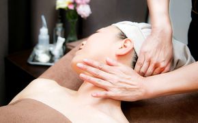 美容 エステ 体験 デコルテ ～ フェイシャル コース マッサージ チケット 