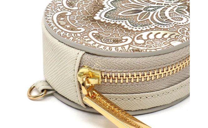 【文庫屋大関】マカロンポーチ アンティークレース＜オリーブ＞【皮革工芸品】 ポーチ ミニポーチ 小物入れ アクセサリー入れ イヤホン入れ 収納 保管ケース 手のひらサイズ  本革 革 皮革 工芸品 工芸 雑貨 ギフト プレゼント 日本製 東京