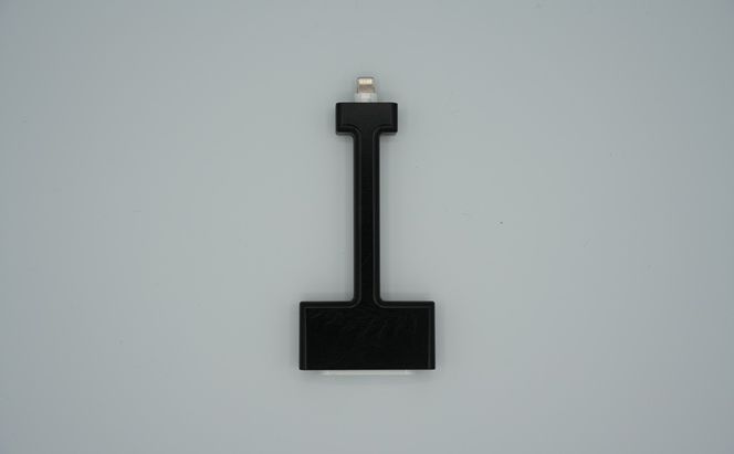 HDMI変換アダプタ用 脱線防止カバー 長辺／短辺（メッキ加工処理・シルバー・黒より選択） カバー アダプタ ケーブル Apple純正 断線防止