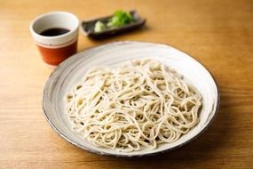 【京都 そば料理 よしむら】行列の手打ちそば店「国産石臼挽き手打ちそば6食」 261009_A-AY004