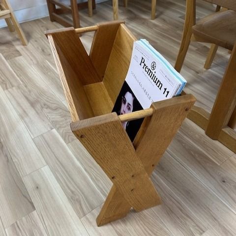 本棚 マガジン ラック ブック スタンド 本 雑誌 収納 おしゃれ 木製 スリム 無垢材 国産 栗の木 栗材 リビング インテリア 藤枝家具 木工品 日用品 遊木舎 G04 マガジンラック X [PT0012-000070]
