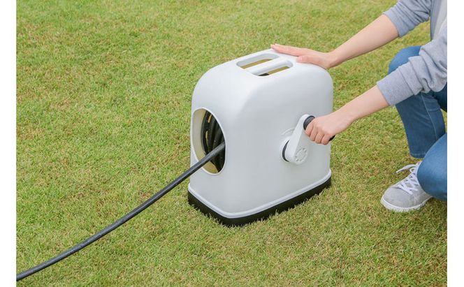 フルカバーホースリールHG 20M FHHG-20 ブラック/ホワイト ホース ホースリール 散水ホース 水まきホース 20m フルカバー カバー付き 水やり 水撒き 散水 ガーデニング 家庭菜園 洗車 掃除 アイリスオーヤマ  新生活