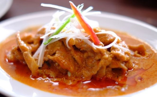 【全3回定期便】糸島グルメグランプリ受賞！タイカレー2種セット（ココナッツグリーンカレー・ココナッツレッドカレー） 糸島市 / ドゥワンチャン エスニック 辛口[AIQ003]