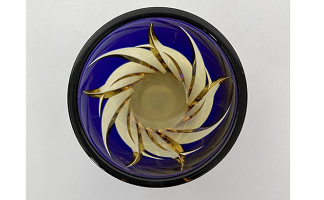 江戸切子 ぐいのみ 焔 琥珀纏 瑠璃 玻璃匠山田硝子 切子 グラス 工芸品 伝統工芸 酒器 民芸品 クリスタルガラス　【 墨田区 】 